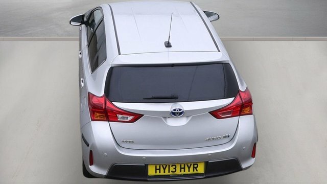 Toyota Auris Vvt-h Excel Hatchback Silver #5