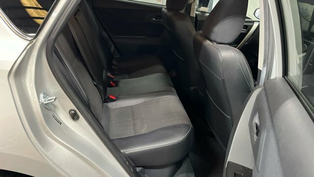 Toyota Auris 1.3 Icon Dual Vvt-i 98 Bhp Red #12