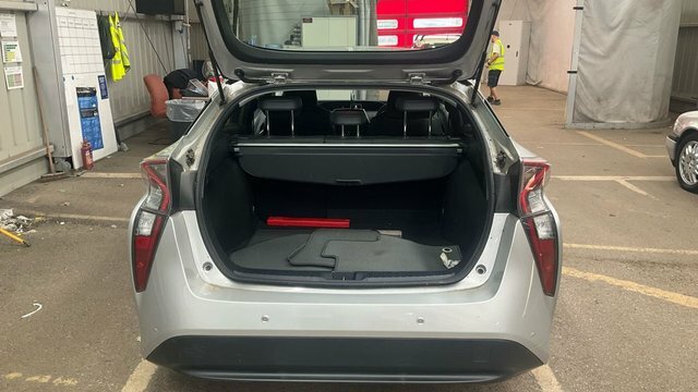 Toyota Prius 1.8 Vvt-h Excel Hatchback Hybrid Cvt Eu White #13
