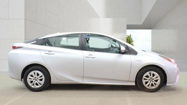 Toyota Prius 1.8 Vvt-h Excel Hatchback Hybrid Cvt Eu White #8