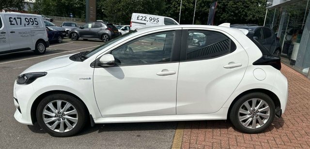 Toyota Yaris 1.5 Vvt-i Y20 Bi-tone Red #5