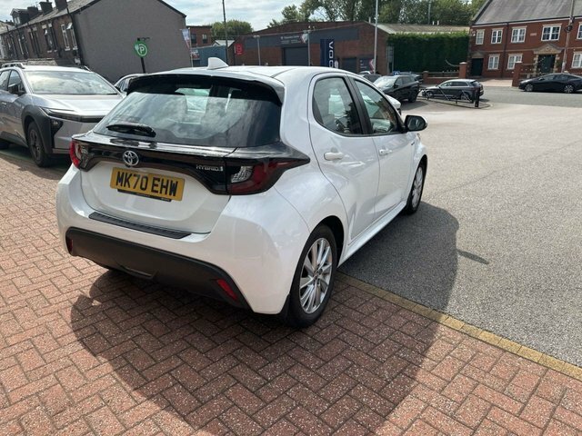 Toyota Yaris 1.5 Vvt-i Y20 Bi-tone Red #13