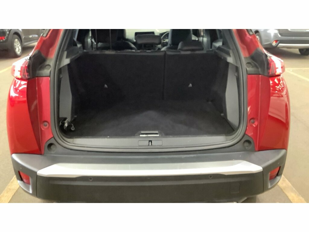 Peugeot 2008 Puretech Allure Premium Red #5