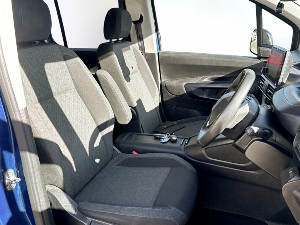 Peugeot e-Rifter 100Kw Allure Premium 50Kwh Grey #18