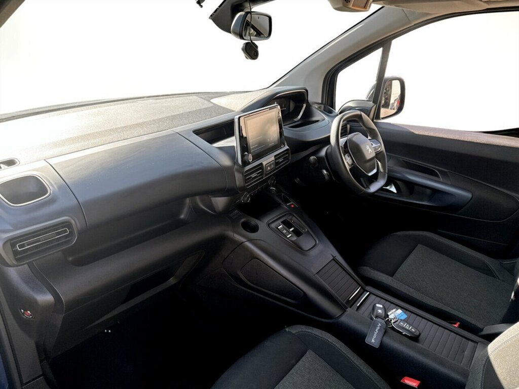 Peugeot e-Rifter 100Kw Allure Premium 50Kwh Grey #25