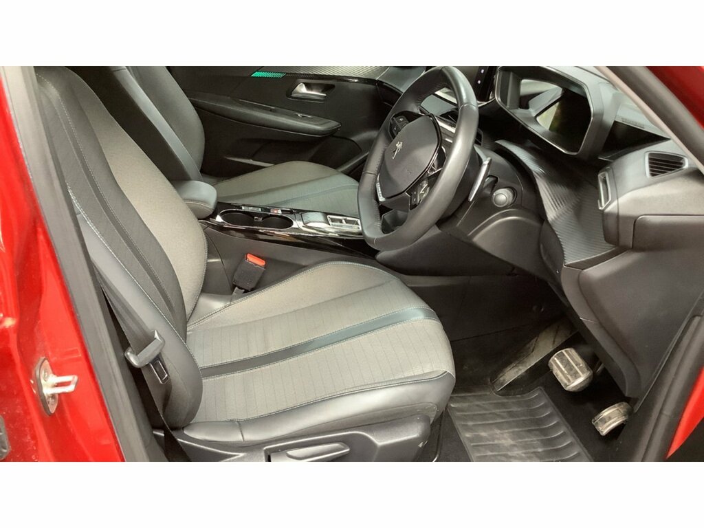Peugeot 208 Puretech Allure Premium Red #3