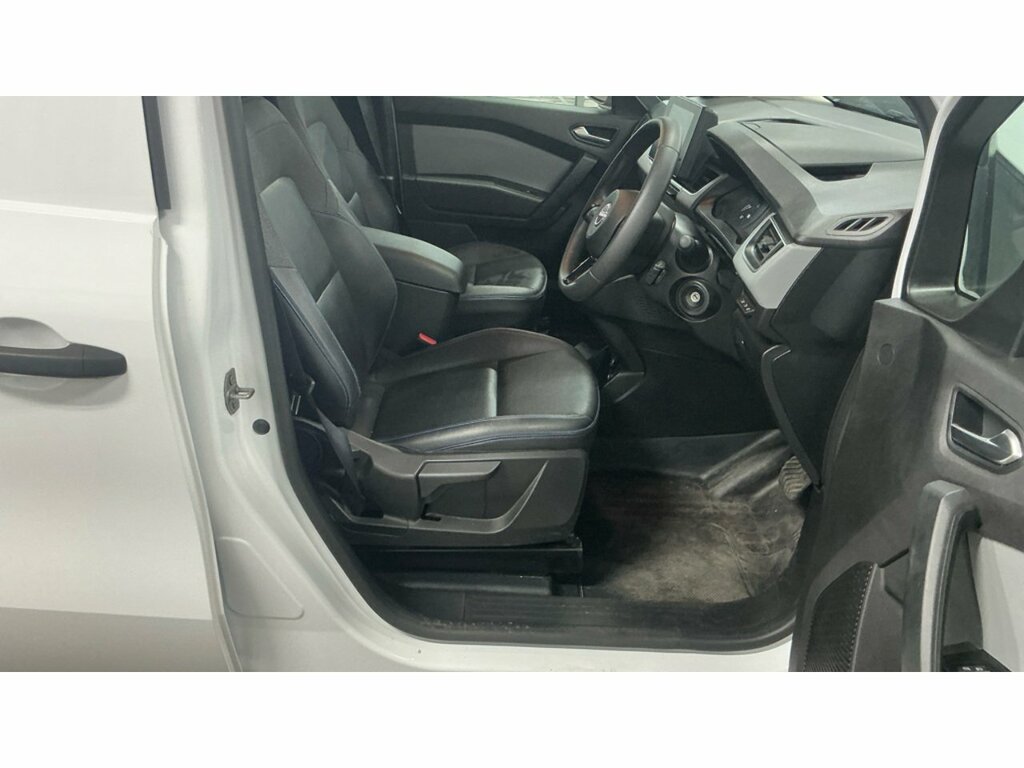 Nissan TOWNSTAR 45Kw Tekna L1 Van With Sat Nav And Rear View Black #8