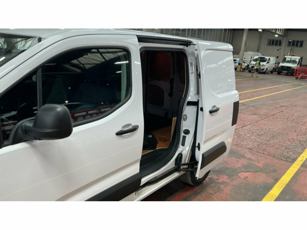 Toyota Proace City 1.5L Bluehdi Design Short Panel Van Aut White #8