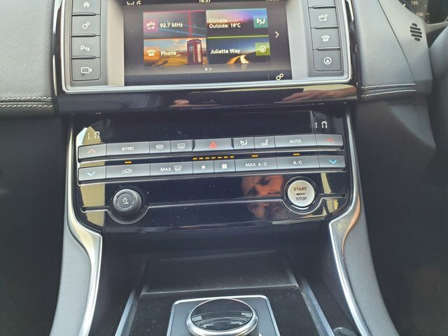 Jaguar XE 2.0D Portfolio Euro 6 Ss 201717 Red #17