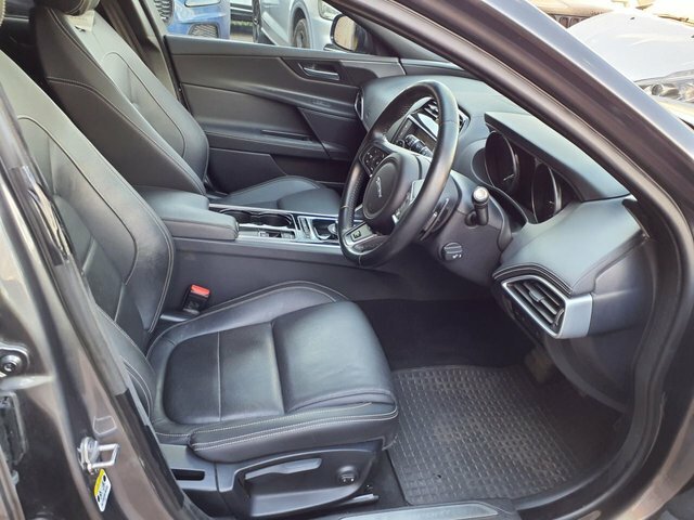 Jaguar XE 2.0D Portfolio Euro 6 Ss 201717 Red #11