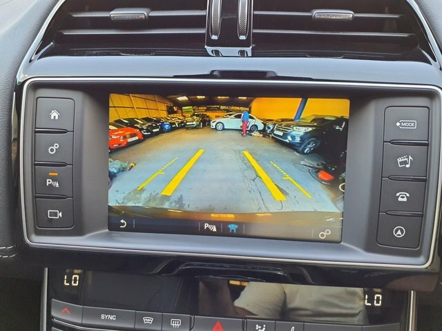 Jaguar XE 2.0D Portfolio Euro 6 Ss 201717 Red #14