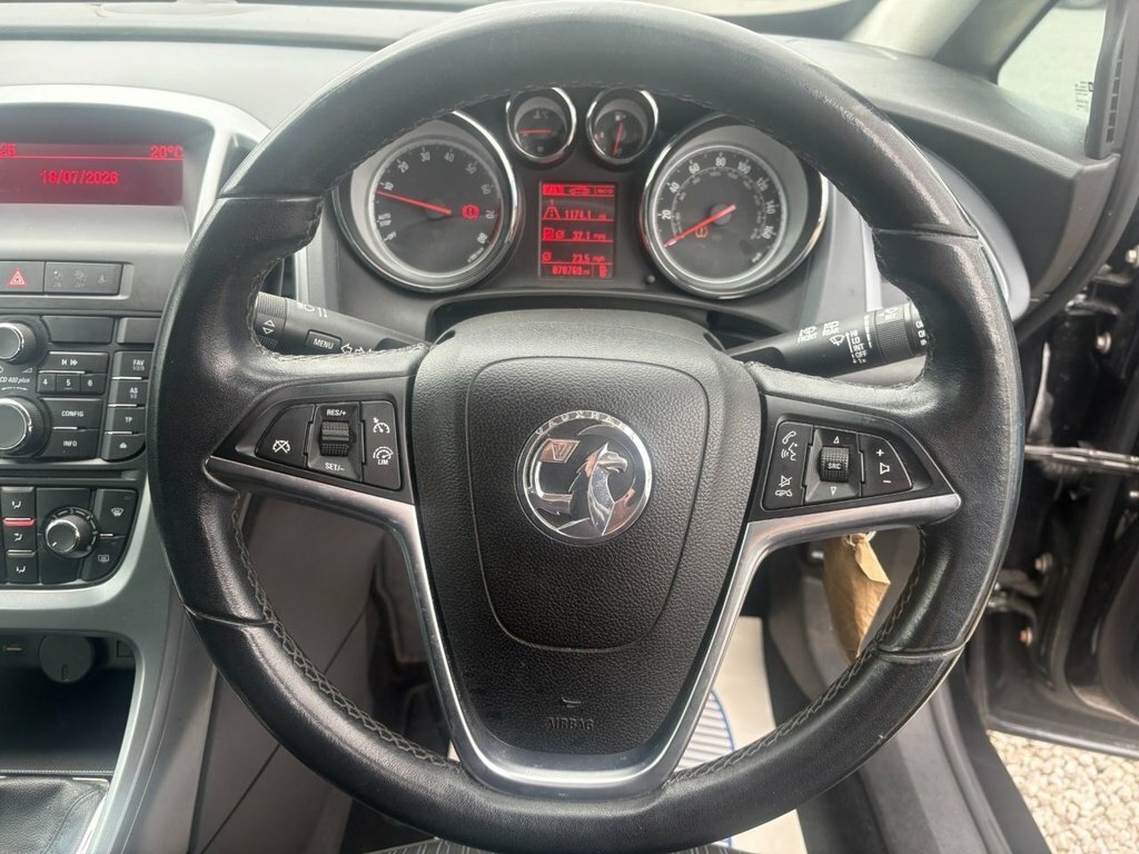 Vauxhall Astra GTC Gtc 1.4I Turbo Sri Euro 6 Ss White #9