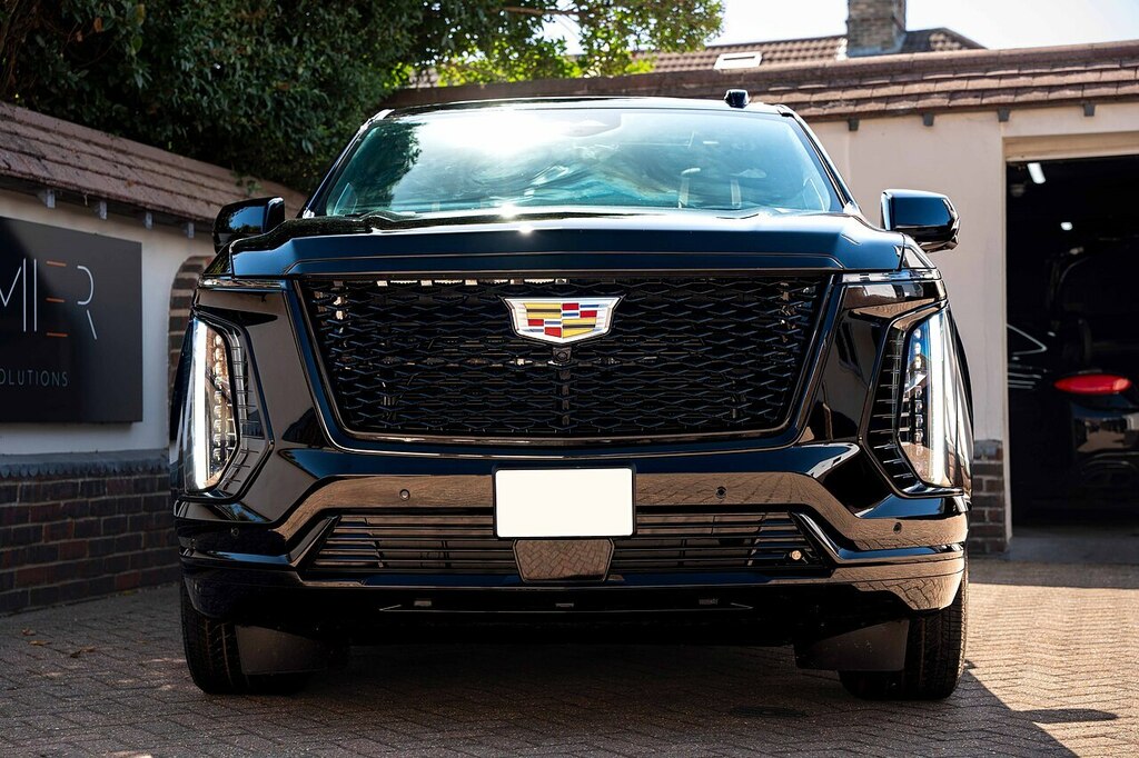 Cadillac Escalade Sport Platinum FJ26DND Black #2