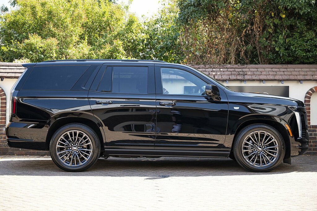 Cadillac Escalade Sport Platinum FJ26DND Black #3