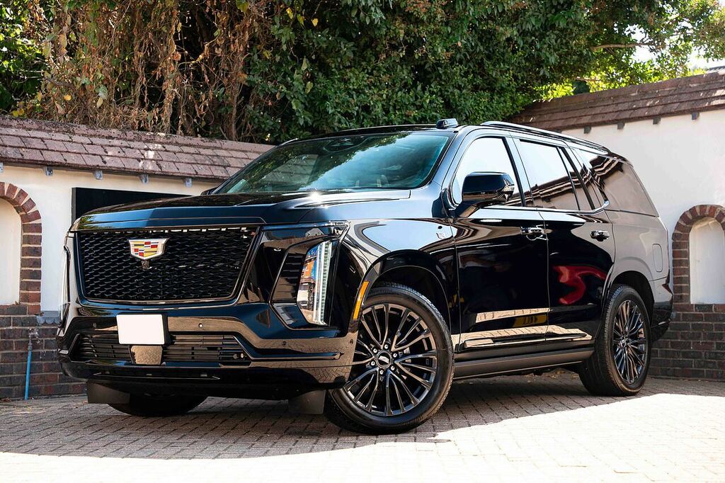 Cadillac Escalade Sport Platinum FJ26DND Black