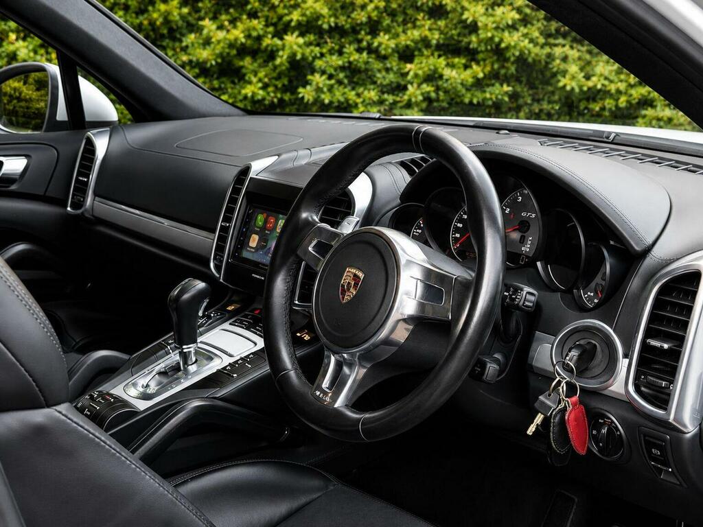 Porsche Cayenne 4.8 Gts Tiptronic S Awd White #3