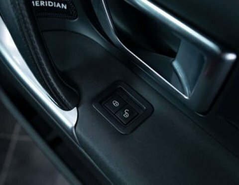 Land Rover Discovery Sport Se Tech White #31