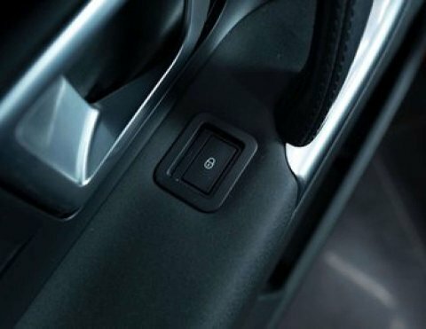 Land Rover Discovery Sport Se Tech White #69