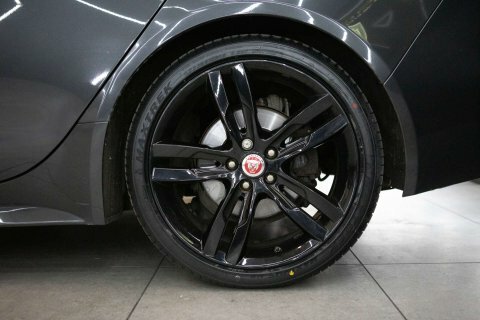 Jaguar XE 2.0D Prestige Saloon Euro 6 Ss Red #11