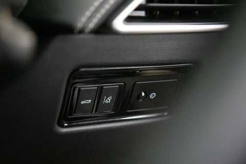 Jaguar XE 2.0D Prestige Saloon Euro 6 Ss Red #31