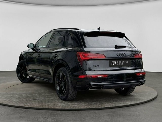 Audi Q5 Tdi 40 S Line Black #3