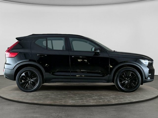 Volvo XC40 T4 Recharge 10.7Kwh Plus Black #2