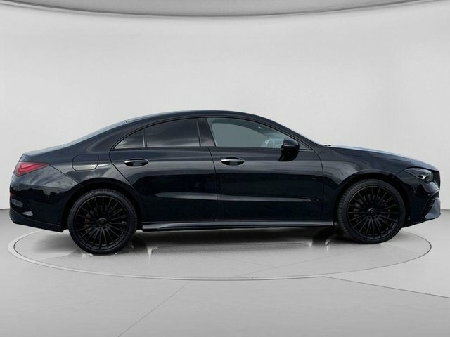 Mercedes-Benz CLA Class Cla200h Mhev Amg Line Black #2