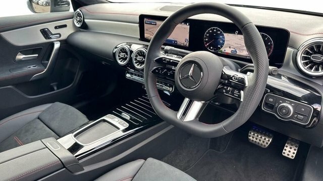 Mercedes-Benz CLA Class Cla200h Mhev Amg Line Black #6