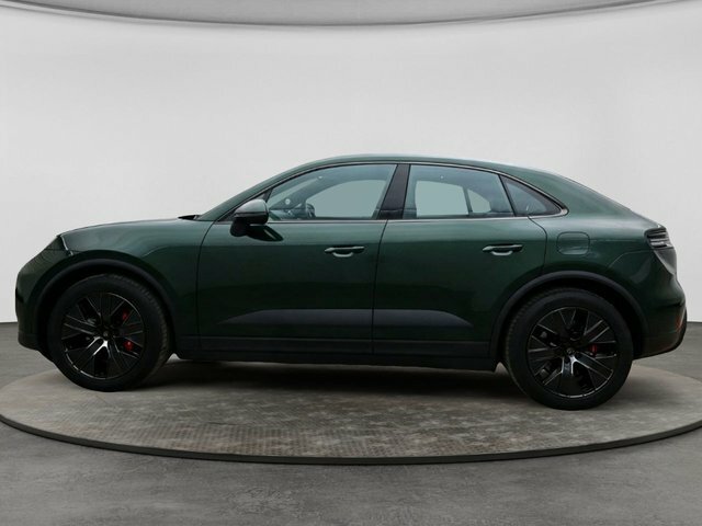Porsche Macan 4S Suv Green #3