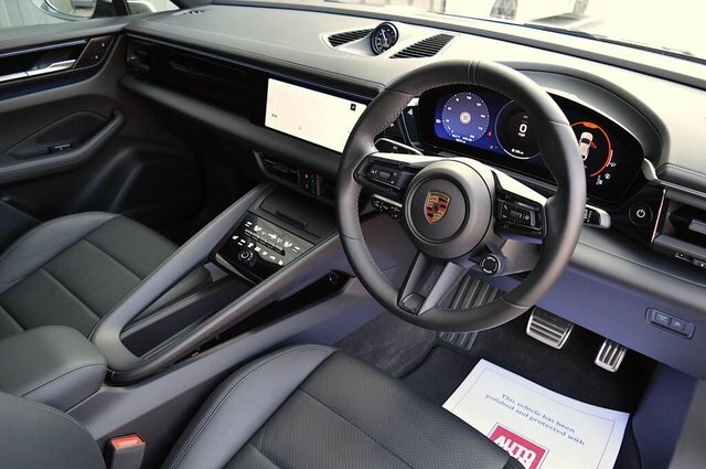 Porsche Macan 4S Suv Green #5