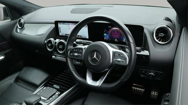 Mercedes-Benz GLA Class Gla200 Amg Line Executive Black #6