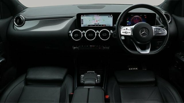 Mercedes-Benz GLA Class Gla200 Amg Line Executive Black #5