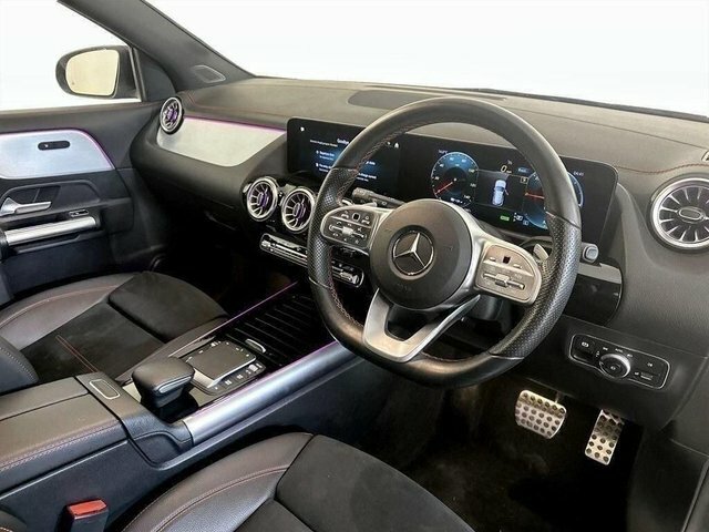 Mercedes-Benz EQA 300 66.5Kwh Amg Line Black #4