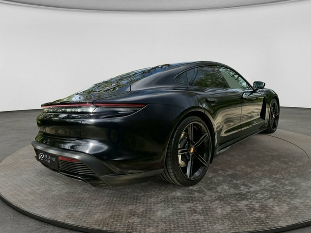 Porsche Taycan Plus 93.4Kwh Saloon Black #2