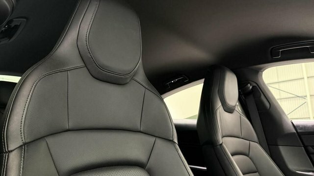 Porsche Taycan Plus 93.4Kwh Saloon Black #6