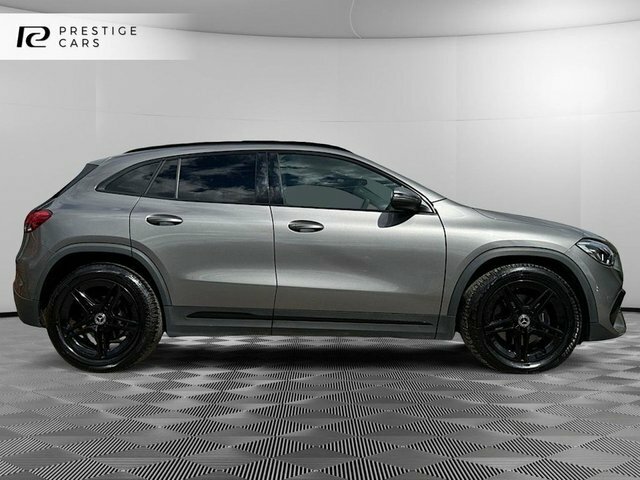 Mercedes-Benz GLA Class Gla180 Amg Line Executive Black #5