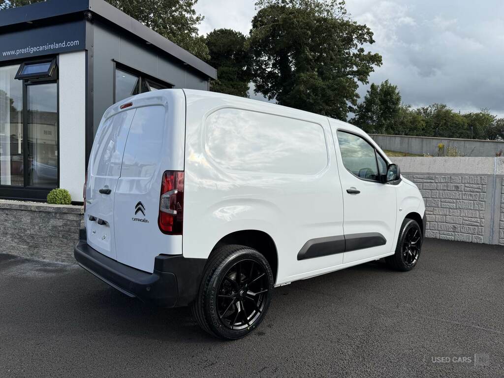 Citroen Berlingo 1.5 Bluehdi 1000Kg Enterprise Ed 130Ps Eat8 S S White #6