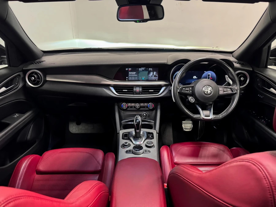 Alfa Romeo Stelvio 2.0 Turbo 280Hp Awd Veloce Black #2