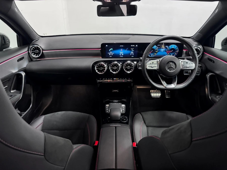 Mercedes-Benz A Class 1.3 A180 Amg Line Premium Hatchback 7 Black #2