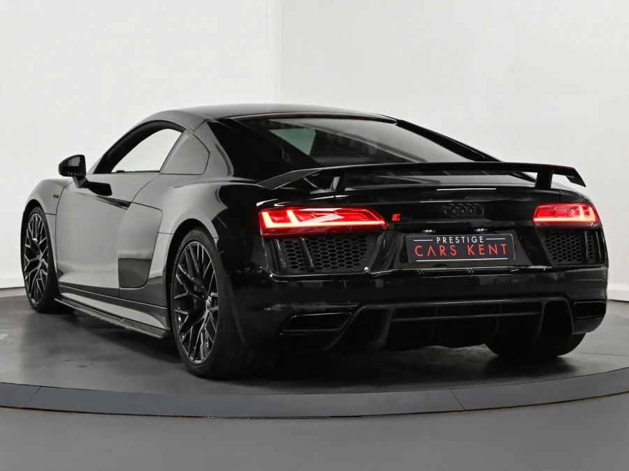 Audi R8 5.2 Fsi V10 Plus Coupe S Tronic Quattro Black #3
