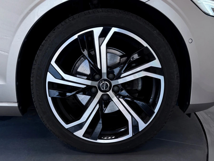 Volvo V60 T6 Recharge 18.8Kwh Plus Black #47