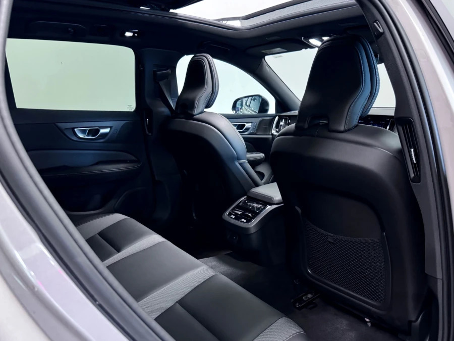Volvo V60 T6 Recharge 18.8Kwh Plus Black #8