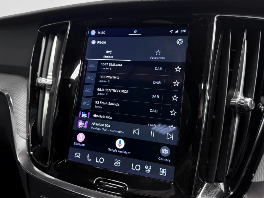 Volvo V60 T6 Recharge 18.8Kwh Plus Black #38