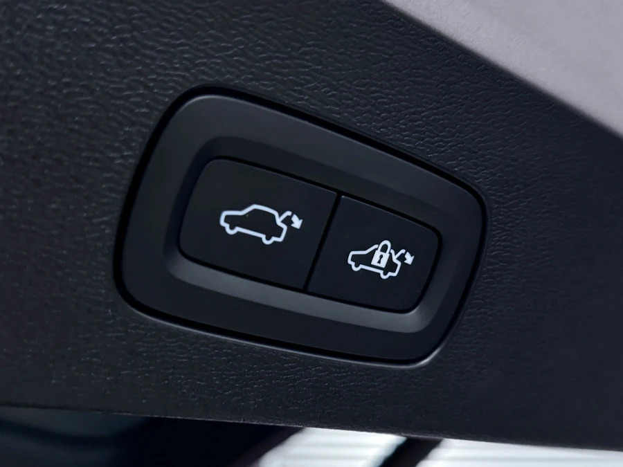 Volvo V60 T6 Recharge 18.8Kwh Plus Black #7