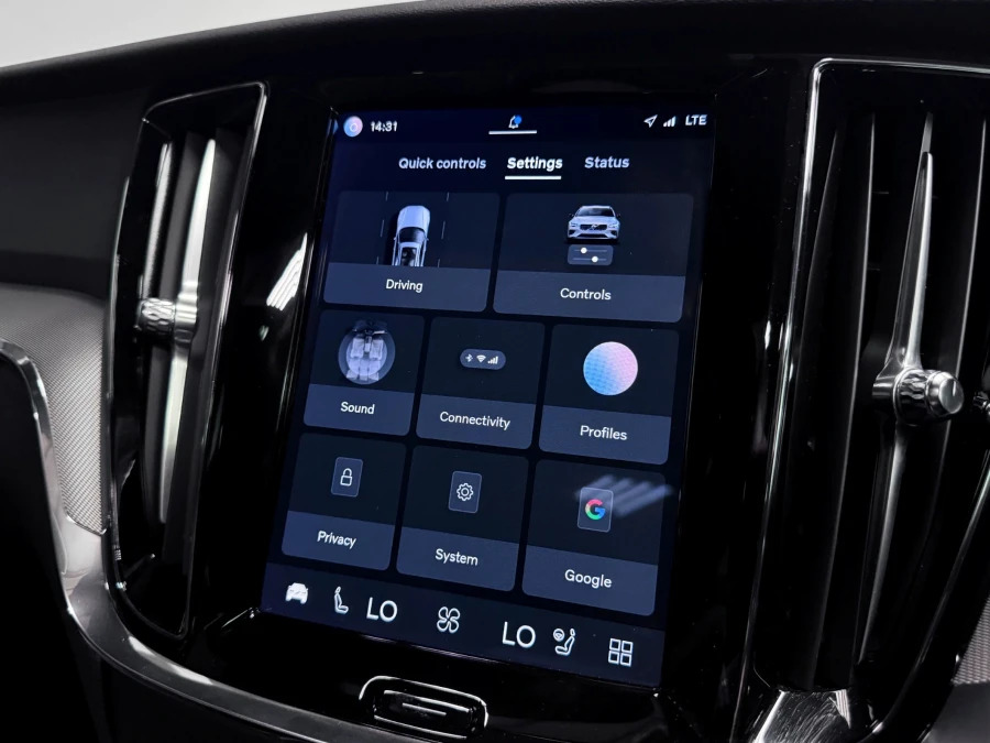 Volvo V60 T6 Recharge 18.8Kwh Plus Black #40