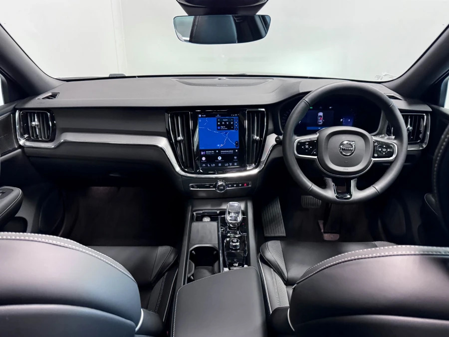 Volvo V60 Ultimate Dark B4 197 Hp Gold #2