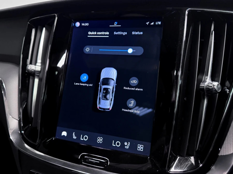 Volvo V60 T6 Recharge 18.8Kwh Plus Black #39