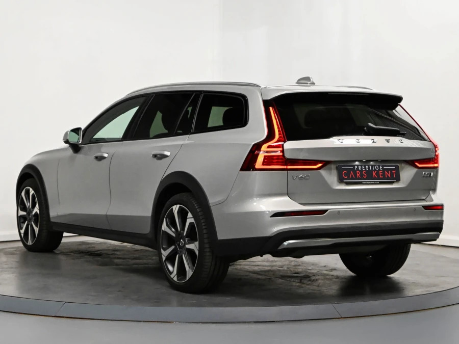 Volvo V60 Cross Country Plus B5 Awd 250 Hp Silver #2