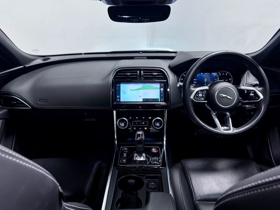 Jaguar XE 2.0 D200 Mhev R-dynamic Black Saloon Au NU21XUZ Grey #2