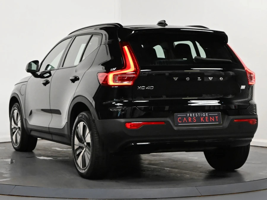 Volvo XC40 Plus T4 211 Hp Black #3
